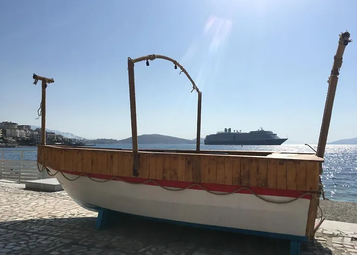 Luxury In Royal For King And Queen