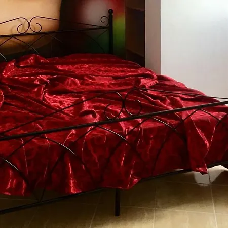 Luxury In Royal For King And Queen *